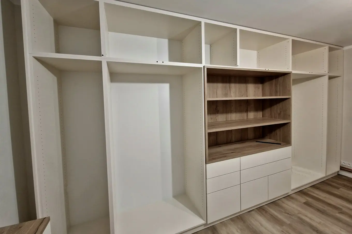 szafa na&nbsp;wymiar